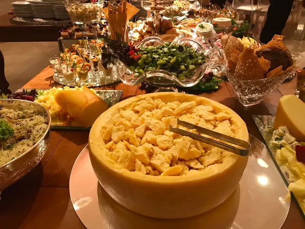 Patrícia Buffet - Mesa de Jantar Iluminada